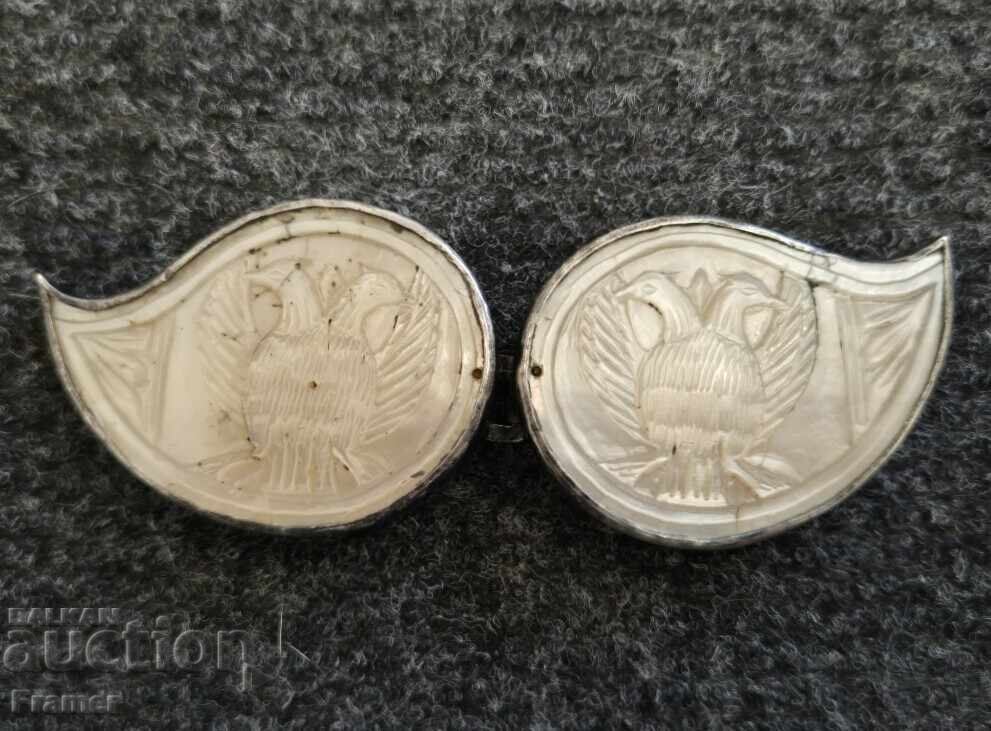 Сребърна Пафта с ръчно резбован седеф сребърни пафти