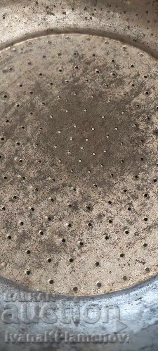 Livrarea Vas de cupru retro pentru colecționari