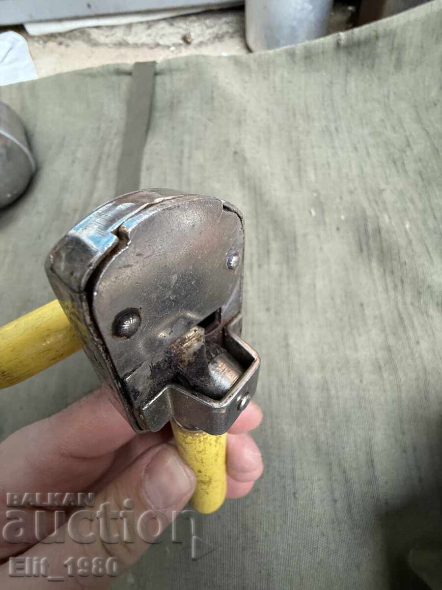 Livrarea Deschizător de conserve USA