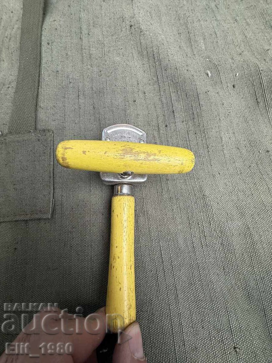 Ανοιχτήρι κονσέρβας USA