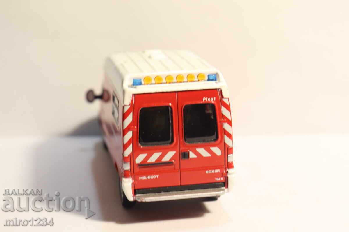 БЗЦ  1/57  PEUGEOT  BOXER ПОЖАРНА   ИГРАЧКА  МОДЕЛ - 5