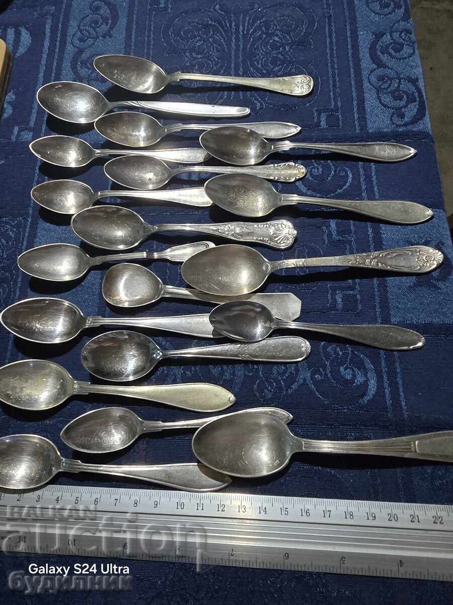 19 lingurițe argintate. BZTS cu preț € 19.99 | 39.10 BGN