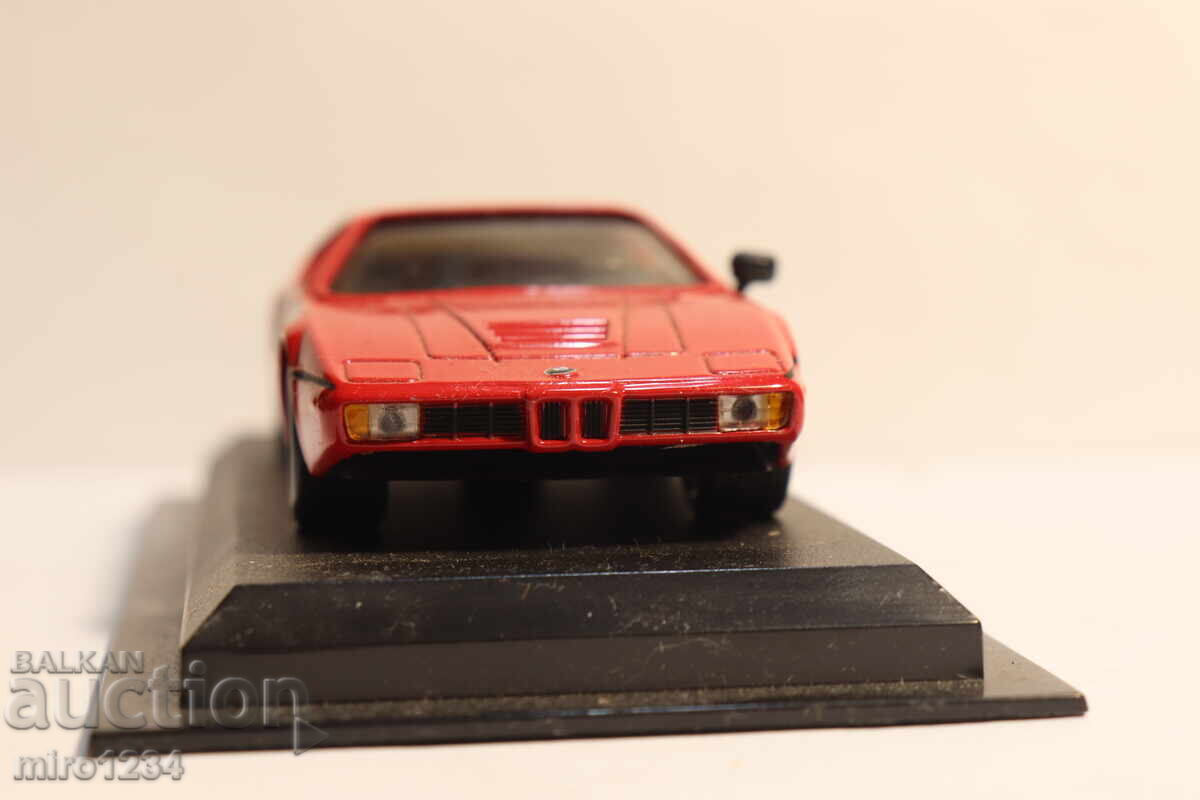 Licitație BZTS 1/43 BMW M 1 MODEL DE MAȘINĂ JUCĂRIE