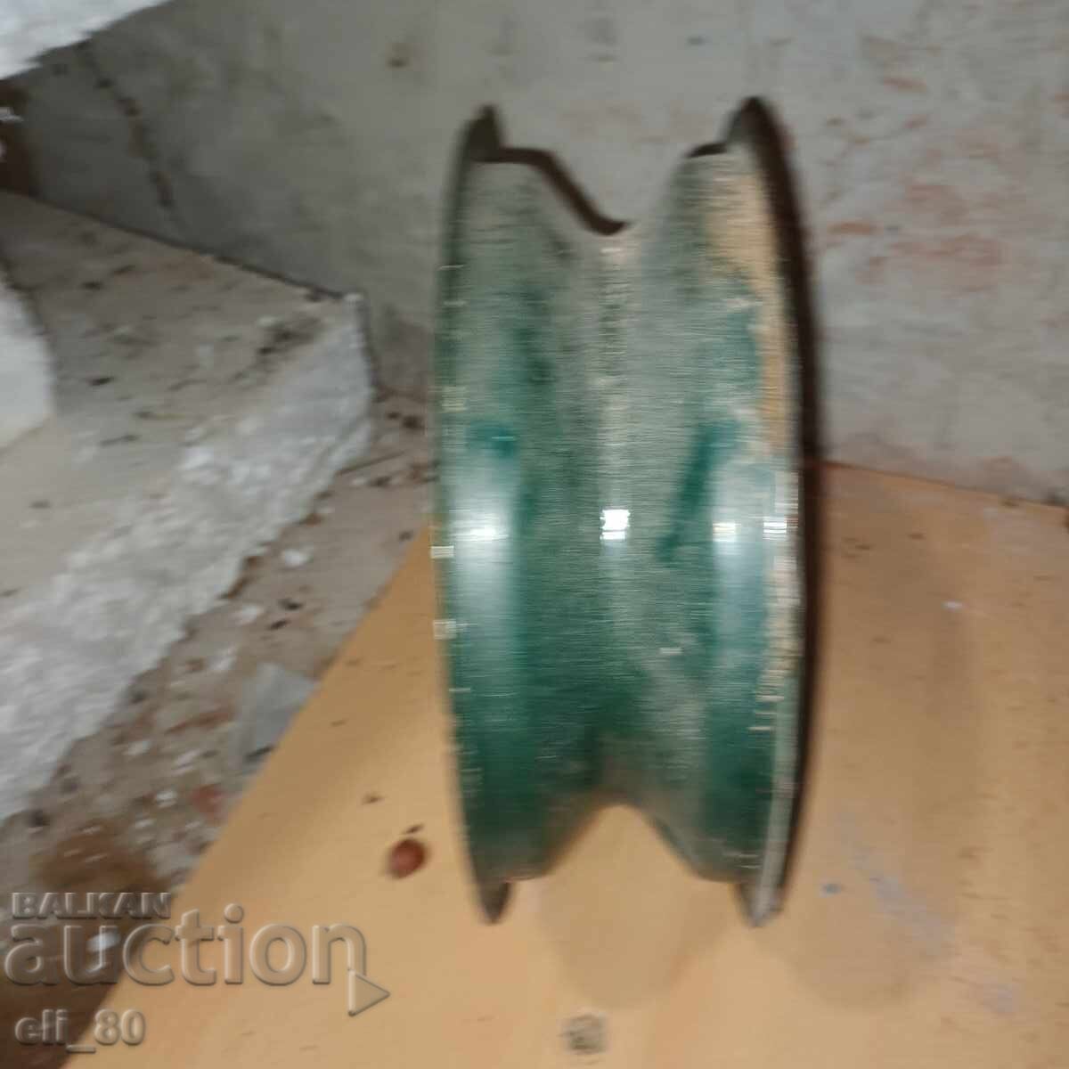 Licitație Roată metalică pentru cărucior