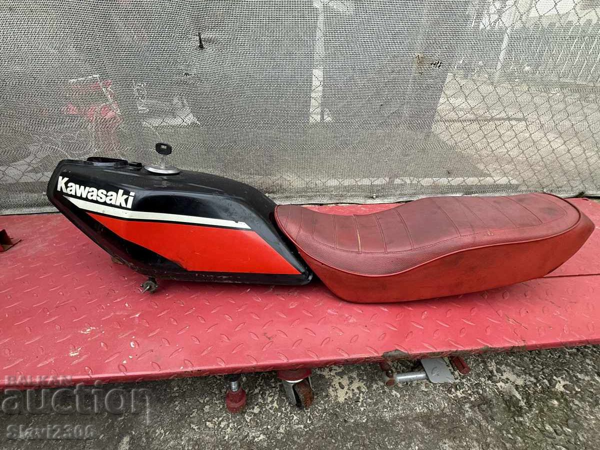 Δεξαμενή και σέλα μοτοσυκλέτας