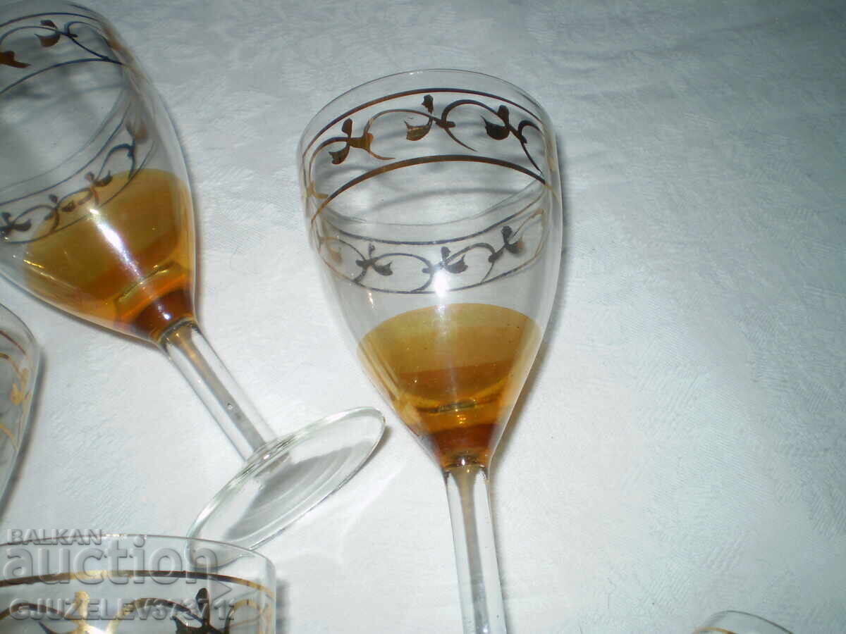 Доставка на Ретро комплект от 6 двуцветно стъкло чаши с позлата