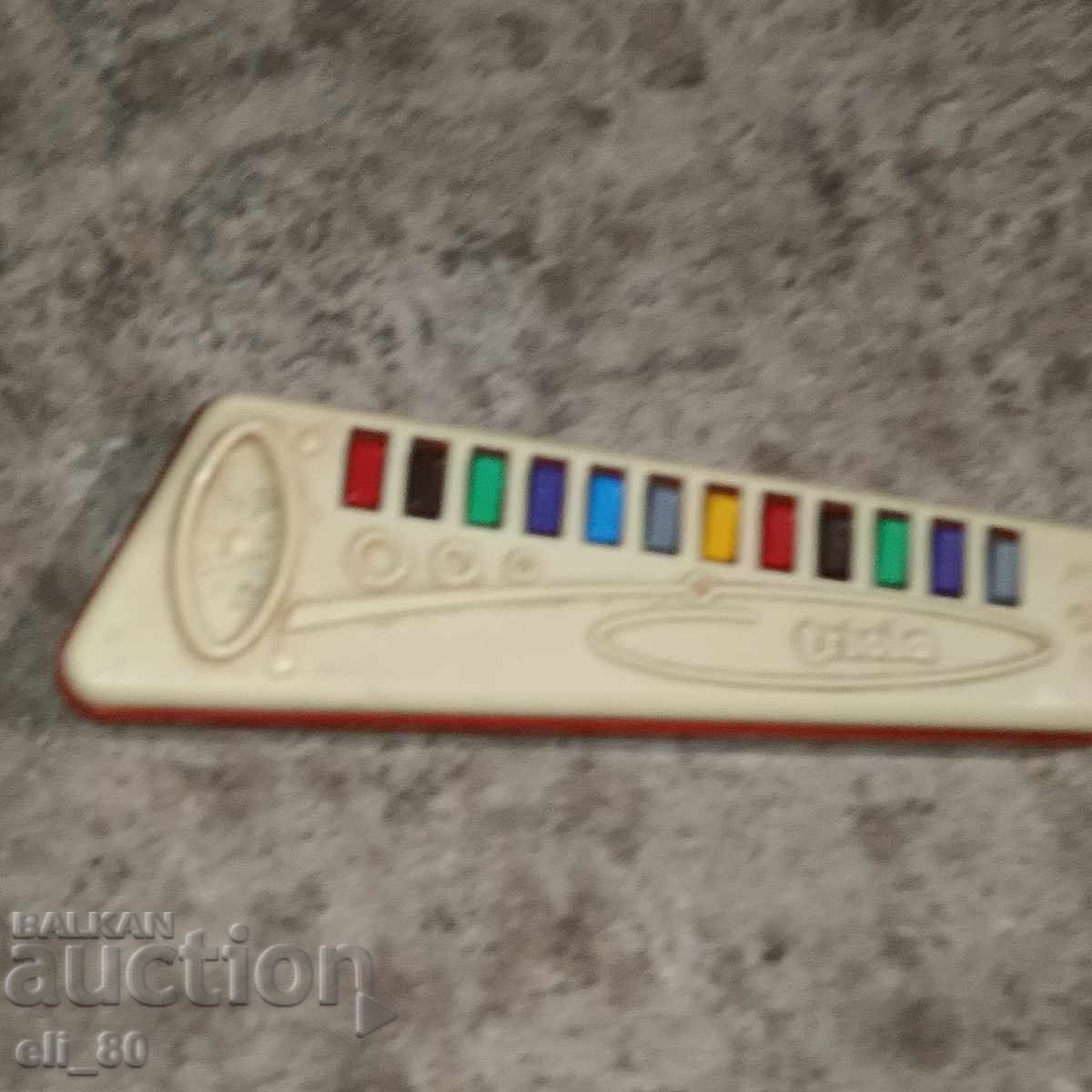 Fluier original Triola cu preț € 13.00 | 25.43 BGN Fluier original Triola cu preț € 13.00 | 25.43 BGN