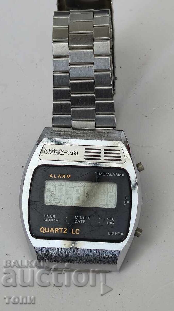 WATCH IS RARE I DON'T KNOW IF THE BZC WORKS!!!!