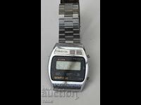 WATCH IS RARE I DON'T KNOW IF THE BZC WORKS!!!!