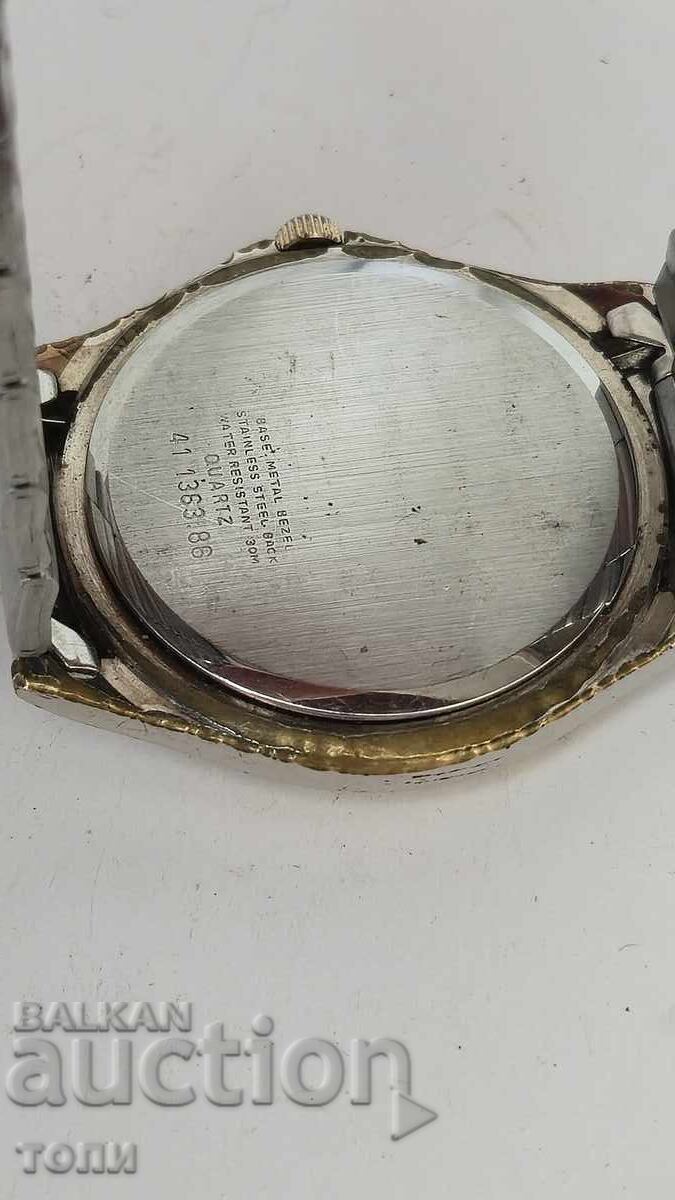 Delivery of JUNGHANS QUARTZ GERMANY MADE RARE I DON'T KNOW IF IT WORKS