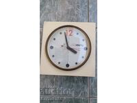 Стенен часовник Маяк Работещ