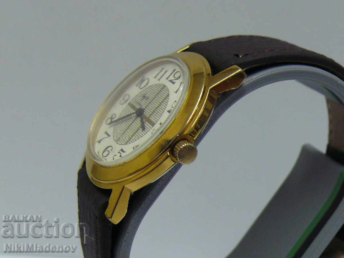 ЛУЧ Механичен ръчен часовник, работещ с цена € 10.00 | 19.56 лв. ЛУЧ Механичен ръчен часовник, работещ с цена € 10.00 | 19.56 лв.