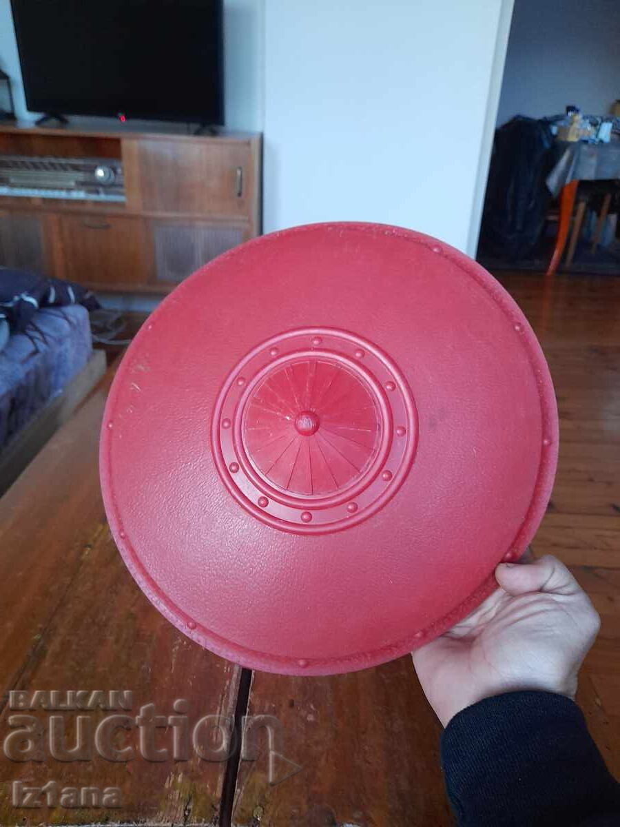 Παλιό παιδικό παιχνίδι Ασπίδα με τιμή € 42.00 | 82.14 BGN