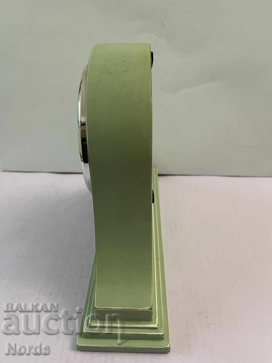 Аукцион Часовник с дървена рамка