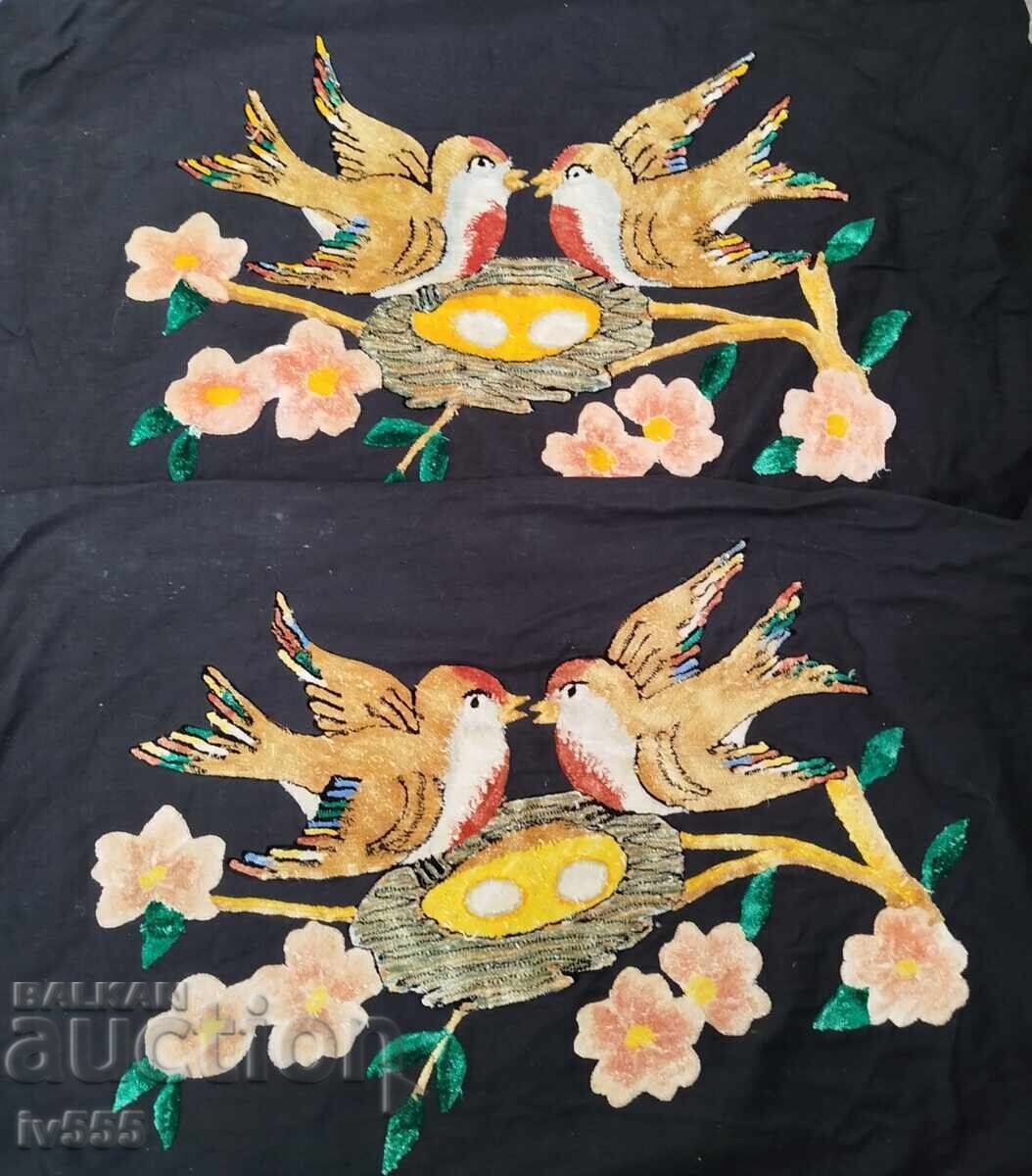 VÂND SET DOUĂ BUCĂȚI PERNE VECHI MURDARE VÂND SET DOUĂ BUCĂȚI PERNE VECHI MURDARE