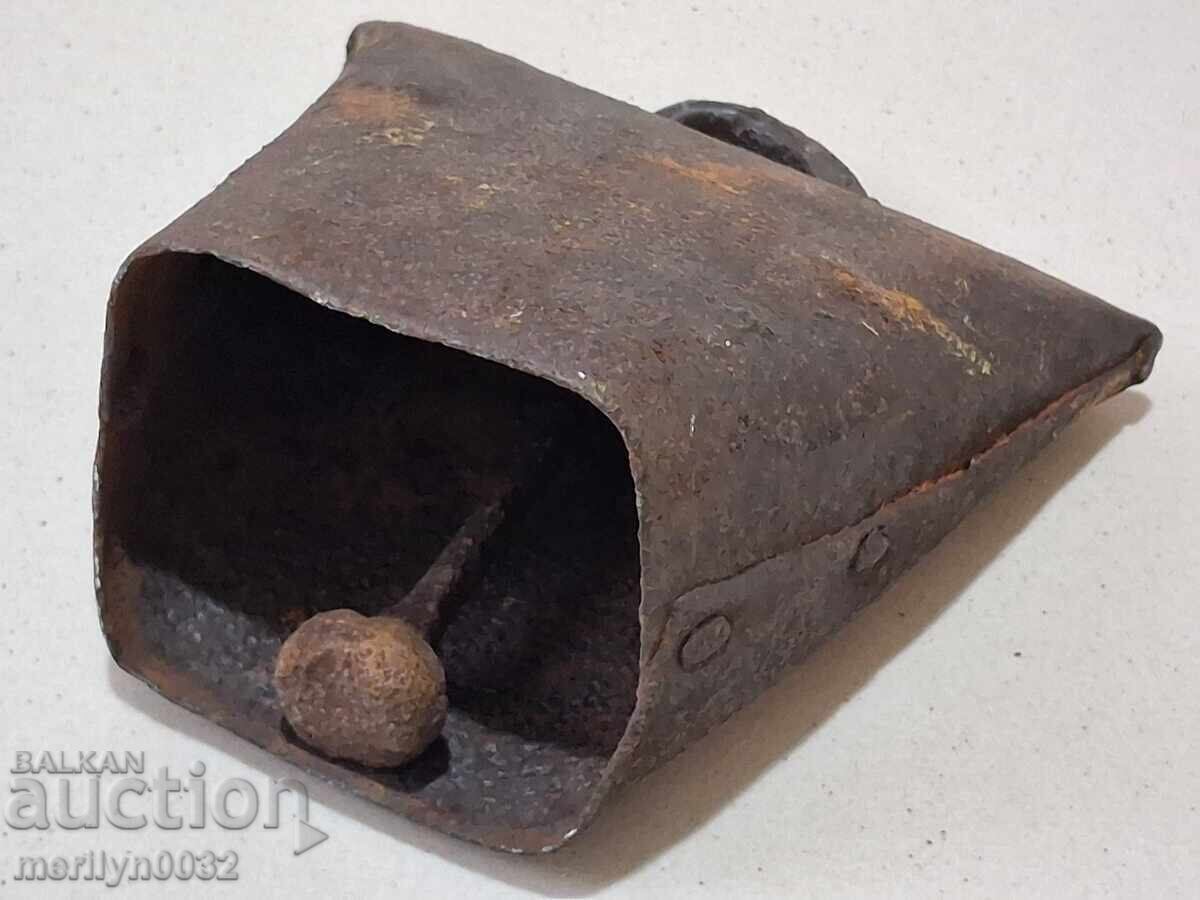 Стара хлопка, чан, звънец тюмбелек с цена € 29.77 | 58.23 лв.