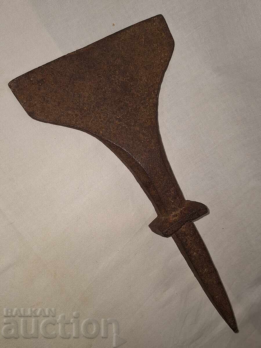 Licitație Veche nicovală specială de fierar Licitație Veche nicovală specială de fierar