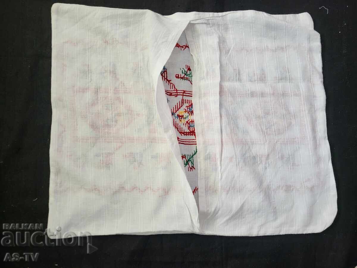 Licitație Husă de pernă brodată