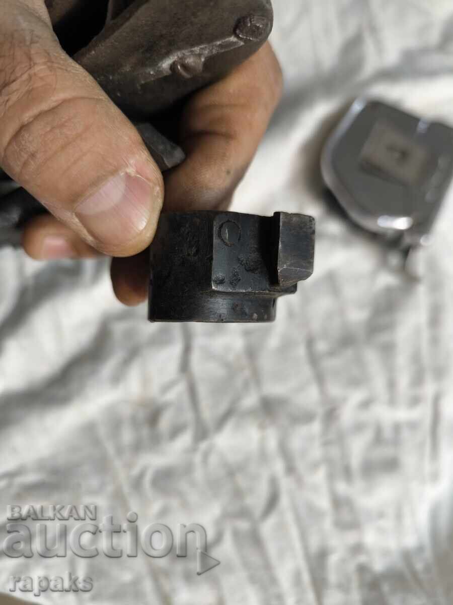 Доставка на Първа гривна за Манлихер пушка, Маузер карабина