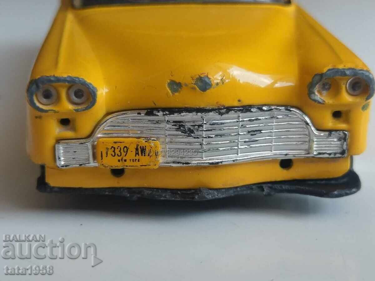 Licitație Mașină Coș Taxi model Checker-Marathon