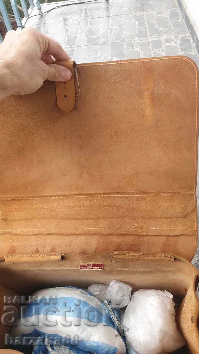 Livrarea Geanta veche din piele