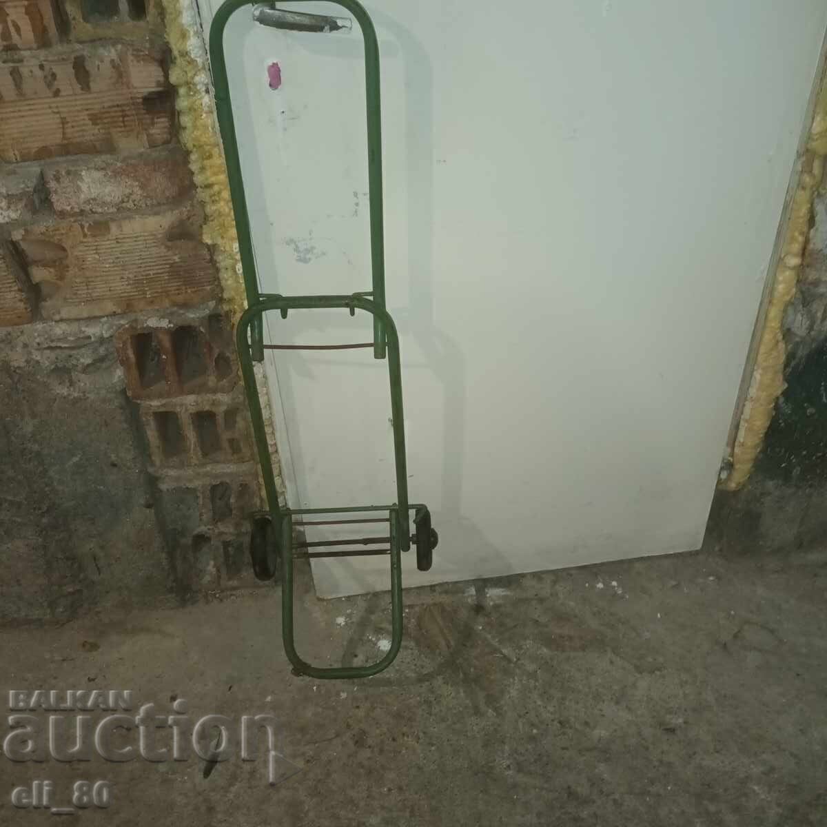 Παράδοση Ολοκαίνουργια βαλίτσα