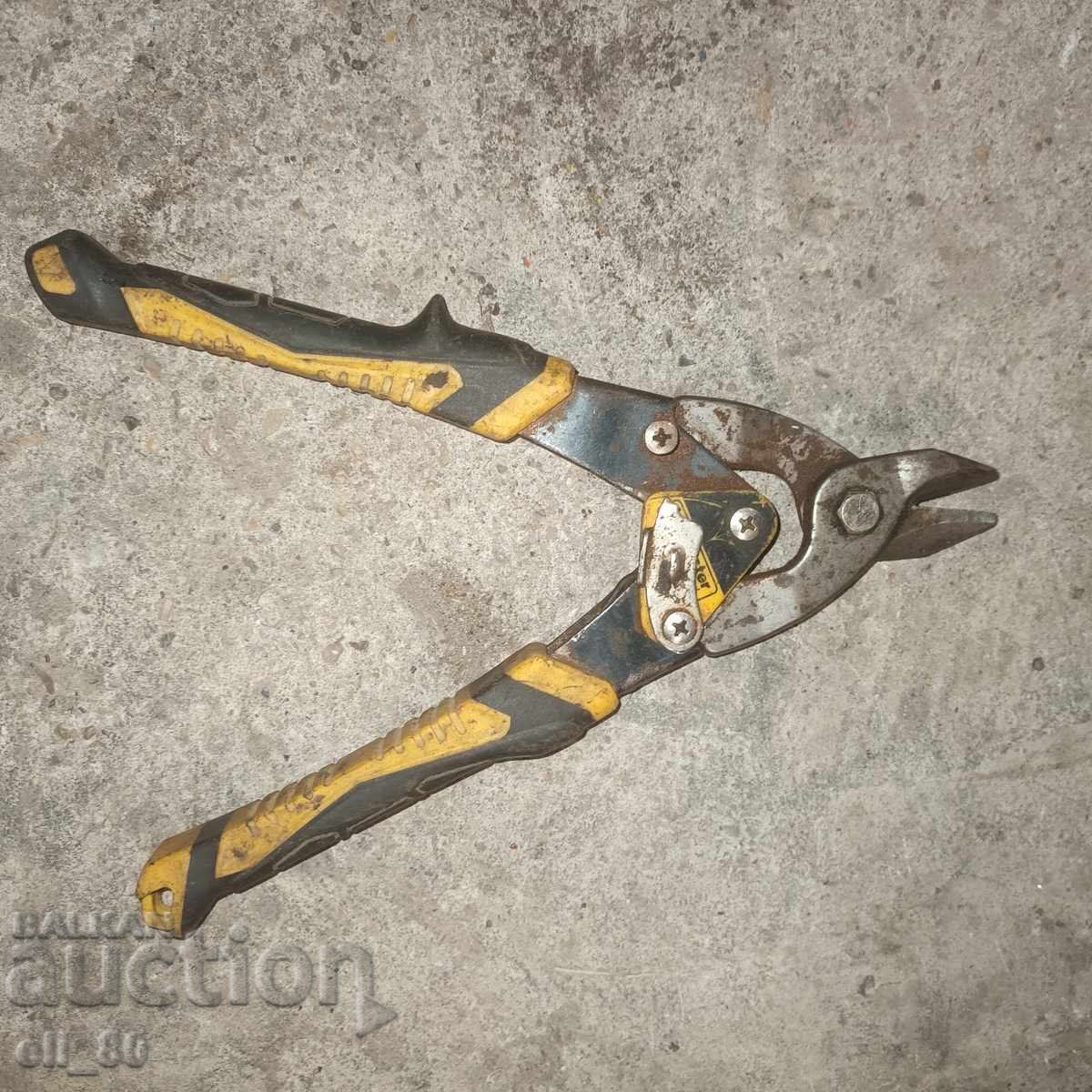 tăieturi de tablă cu preț € 2.00 | 3.91 BGN