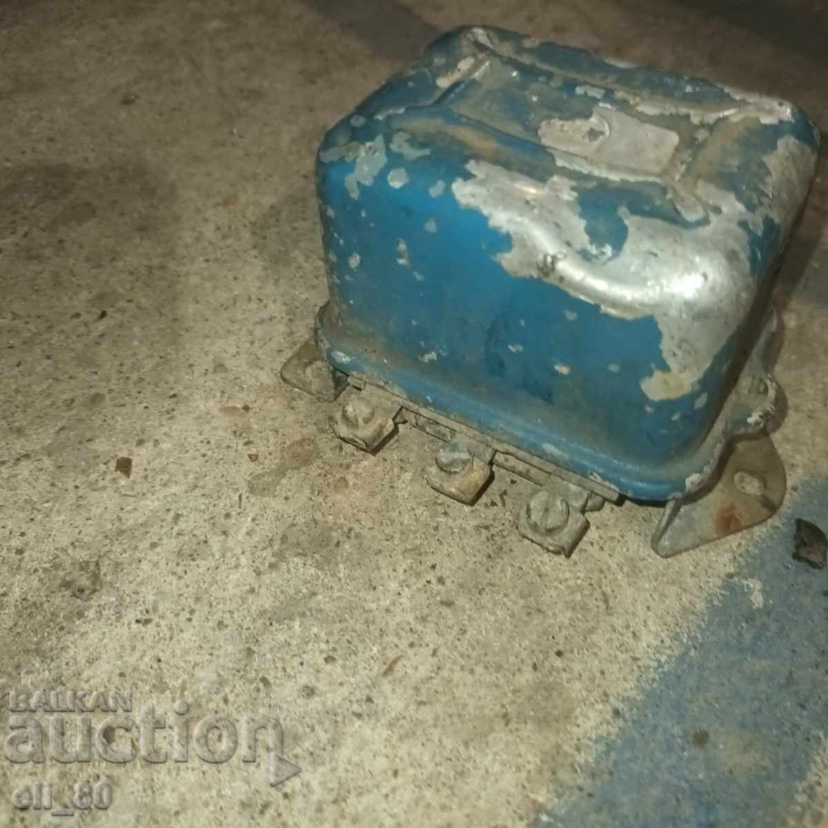 Ρελέ για εκκινητή αυτοκινήτου με τρεις ακροδέκτες