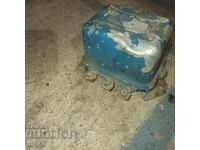 Ρελέ για εκκινητή αυτοκινήτου με τρεις ακροδέκτες