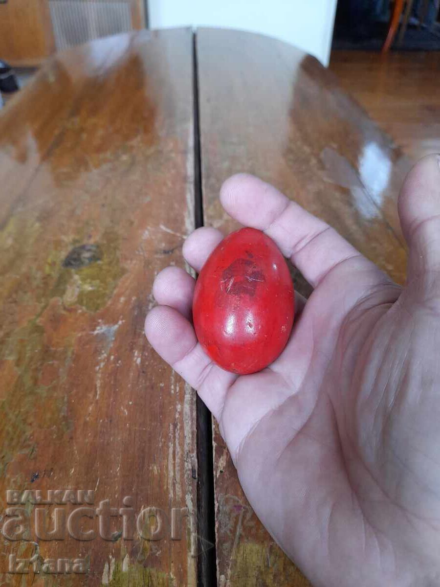 Auction  Old wooden egg