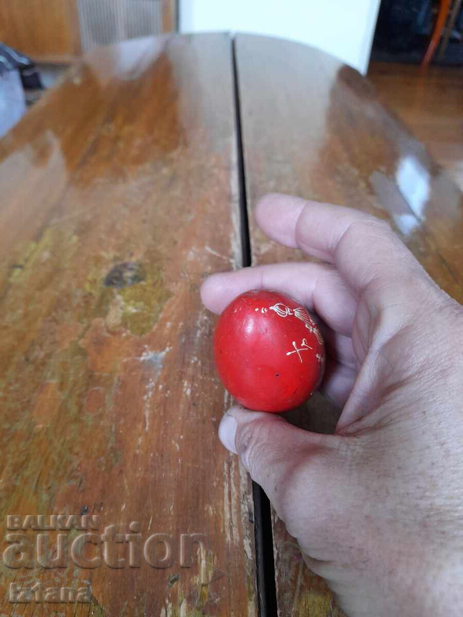 Delivery of Old wooden egg