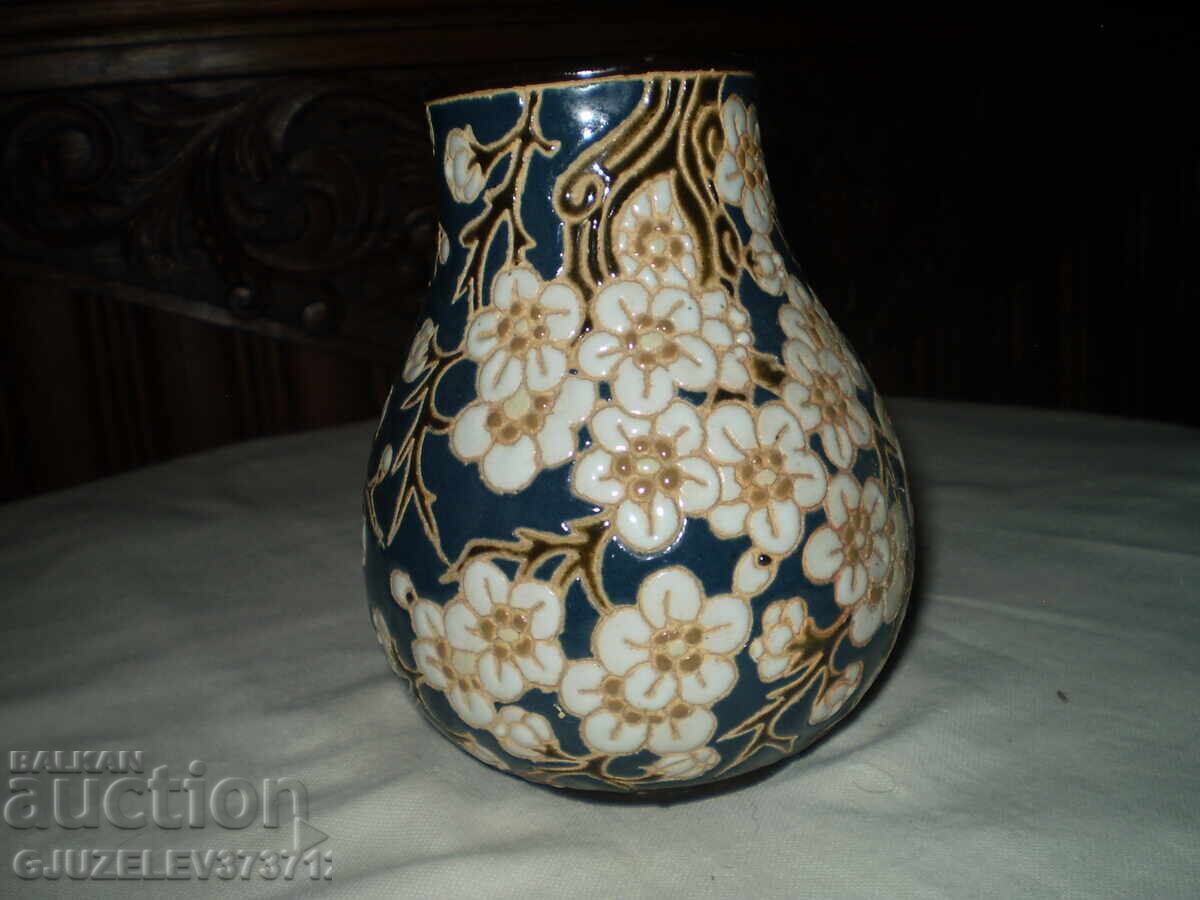 Аукцион Винтидж керамична ваза зиатски стил със син фон маркирана