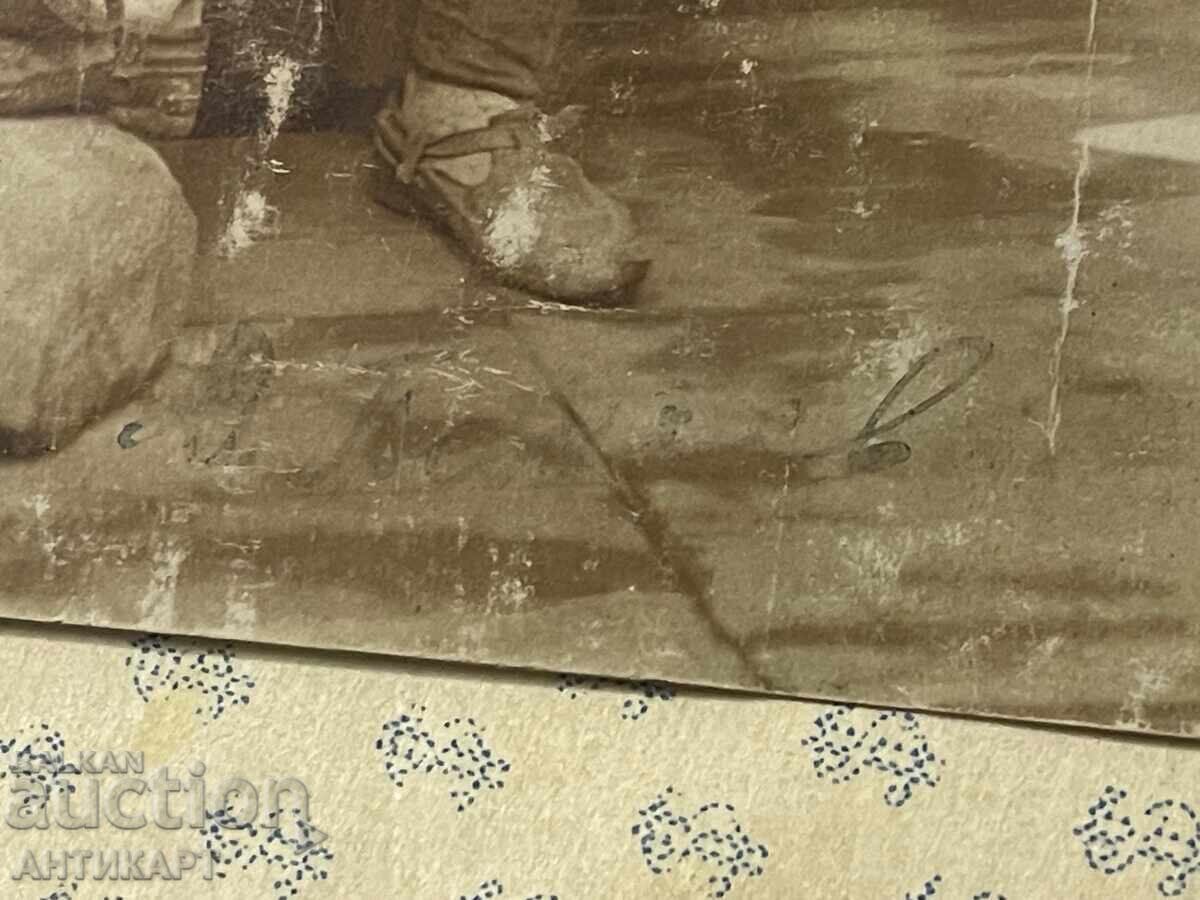 Δημοπρασία Φωτογραφία ΒΜΡΟ κομιτατζή βόεβοδα αντάρτη με όπλο και σήμα υπογεγραμμένη
