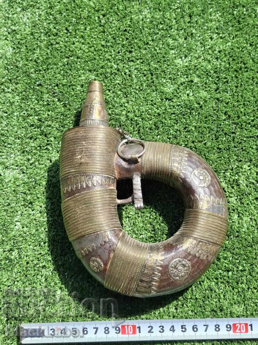 Μια πυριτιδαποθήκη Μια πυριτιδαποθήκη