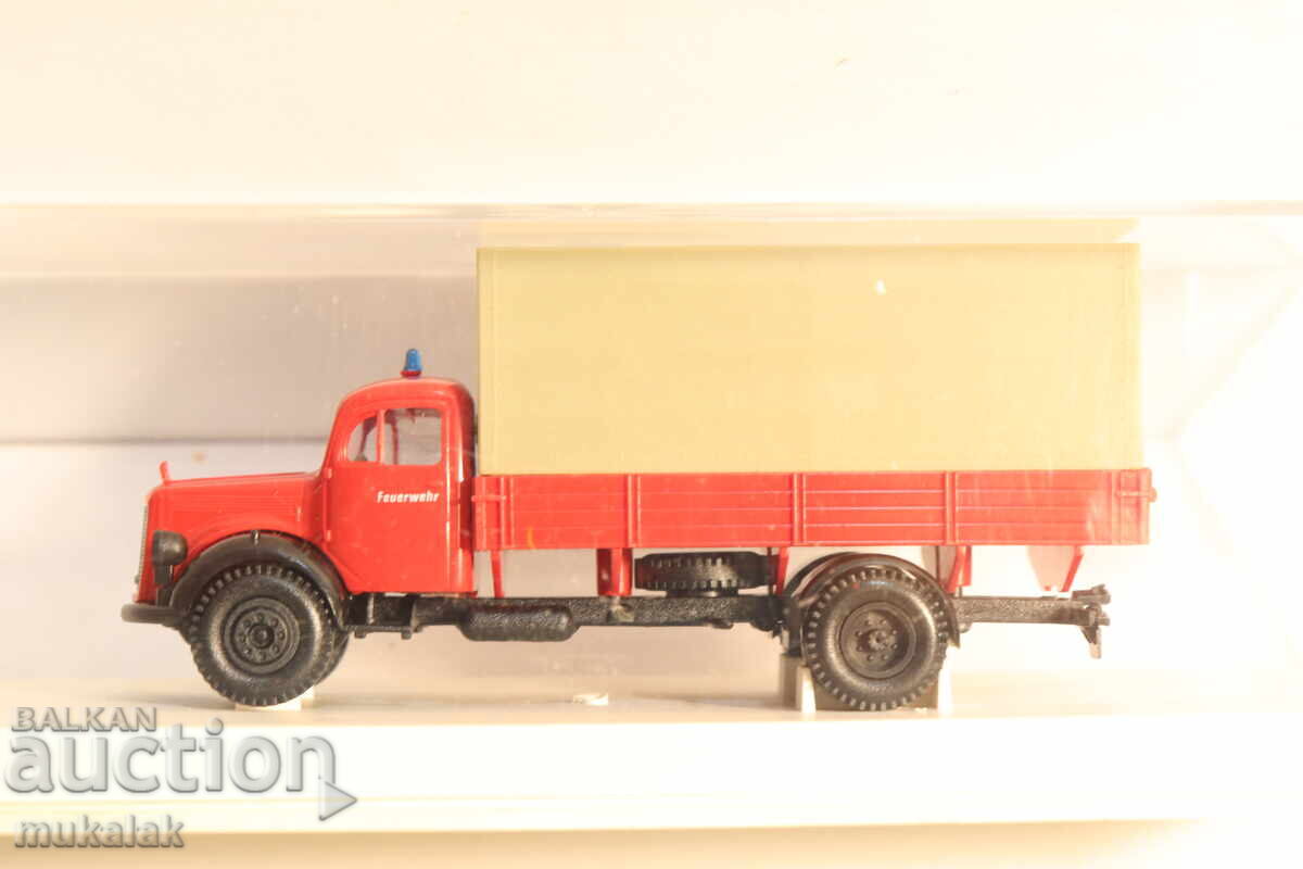 BREKINA   H0 1/87  MERCEDES  ПОЖАРНА   КАМИОН МОДЕЛ - 6