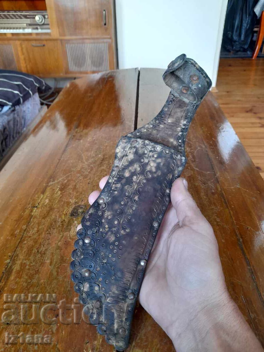 Παλιά δερμάτινη θήκη μαχαιριού