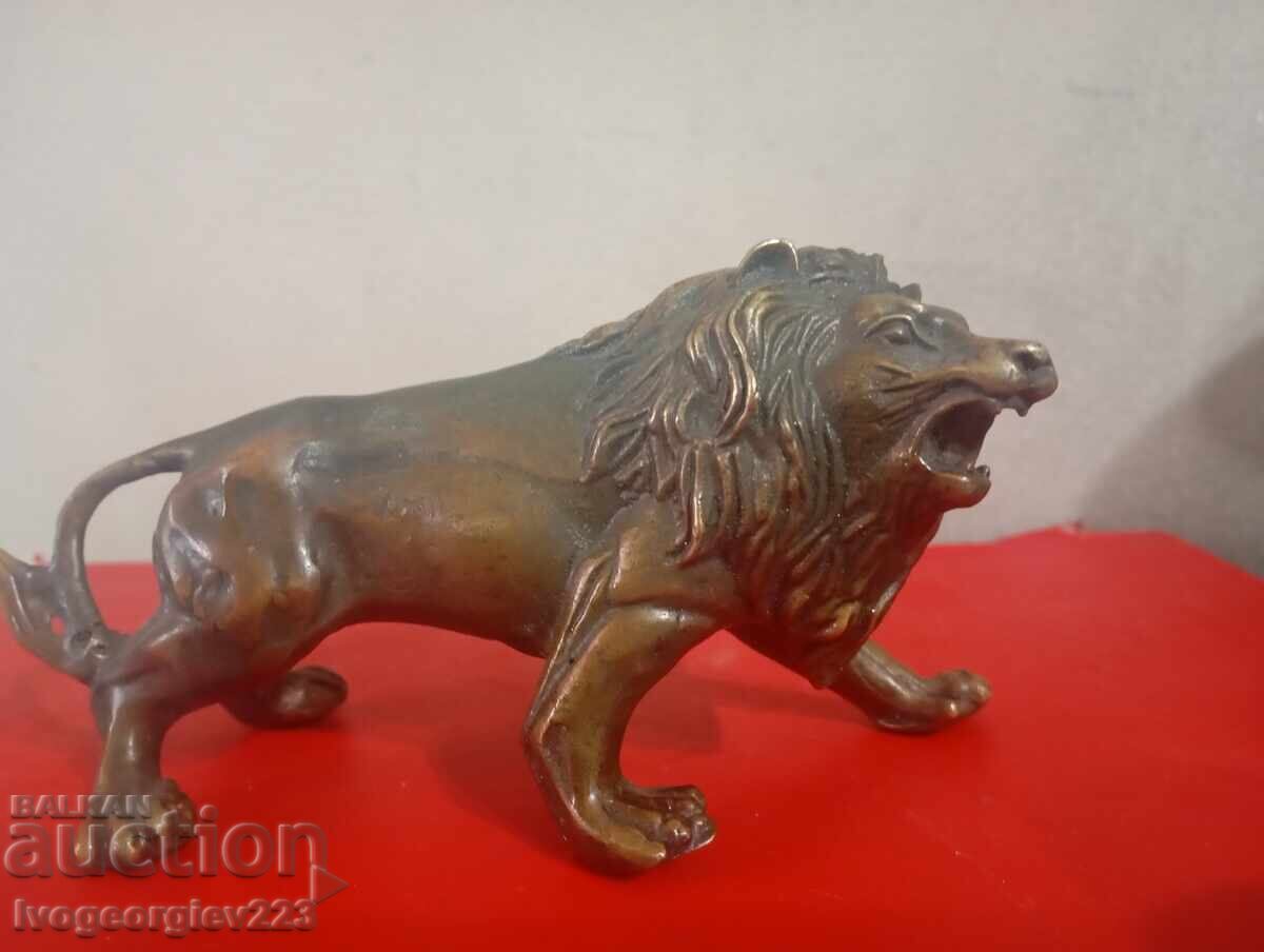 Statueta veche din bronz - leu