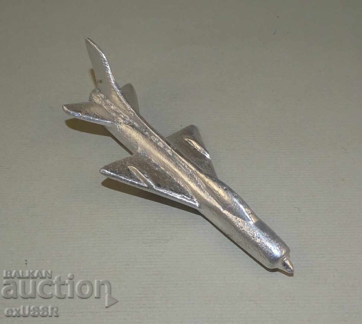 Livrarea Model avion MiG 21 turnat din aluminiu Livrarea Model avion MiG 21 turnat din aluminiu