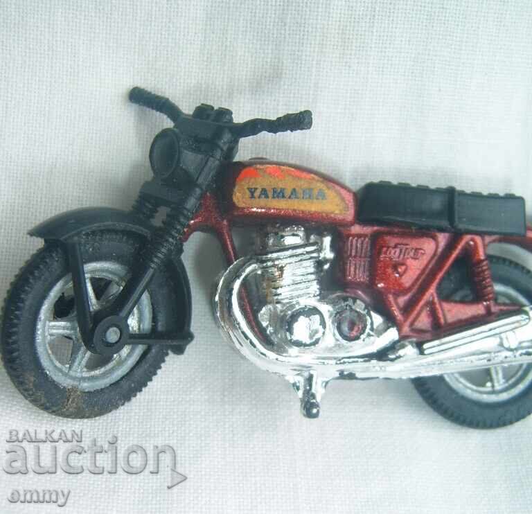 Licitație Motor Yamaha - model jucărie Licitație Motor Yamaha - model jucărie