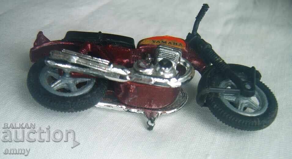 Motor Yamaha - model jucărie - 6 Motor Yamaha - model jucărie - 6