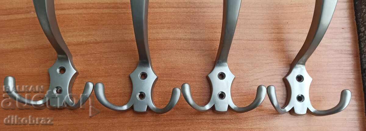 Σετ από 4 μεταλλικές κρεμάστρες - για 1 €υρώ με τιμή € 1.00 | 1.96 BGN