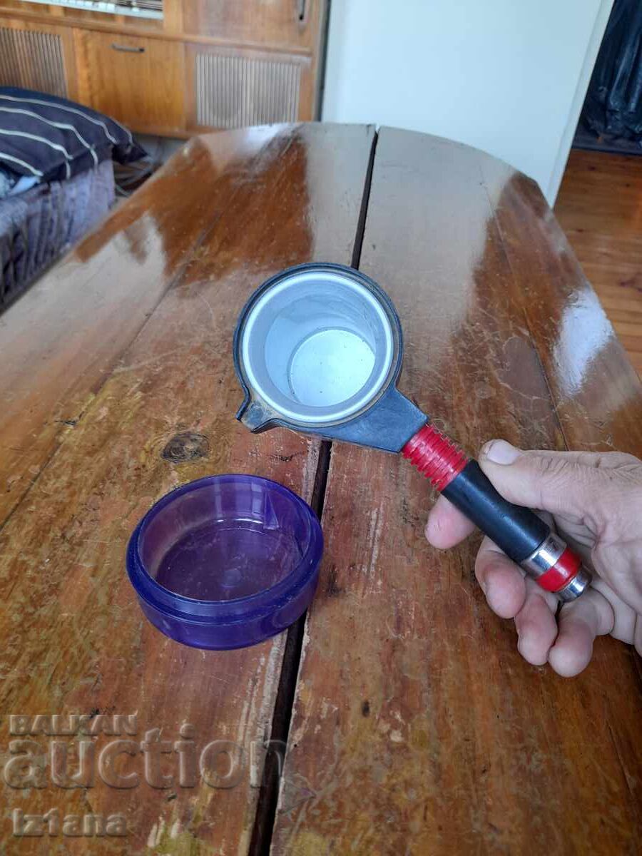 Licitație Filtrul de cafea veche pentru o mașină