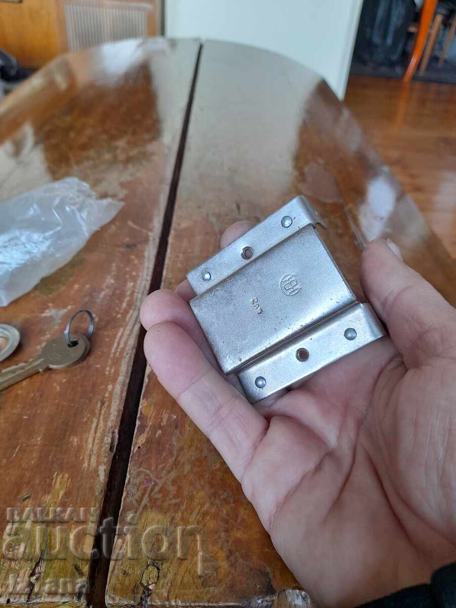 Delivery of Old lock, padlock