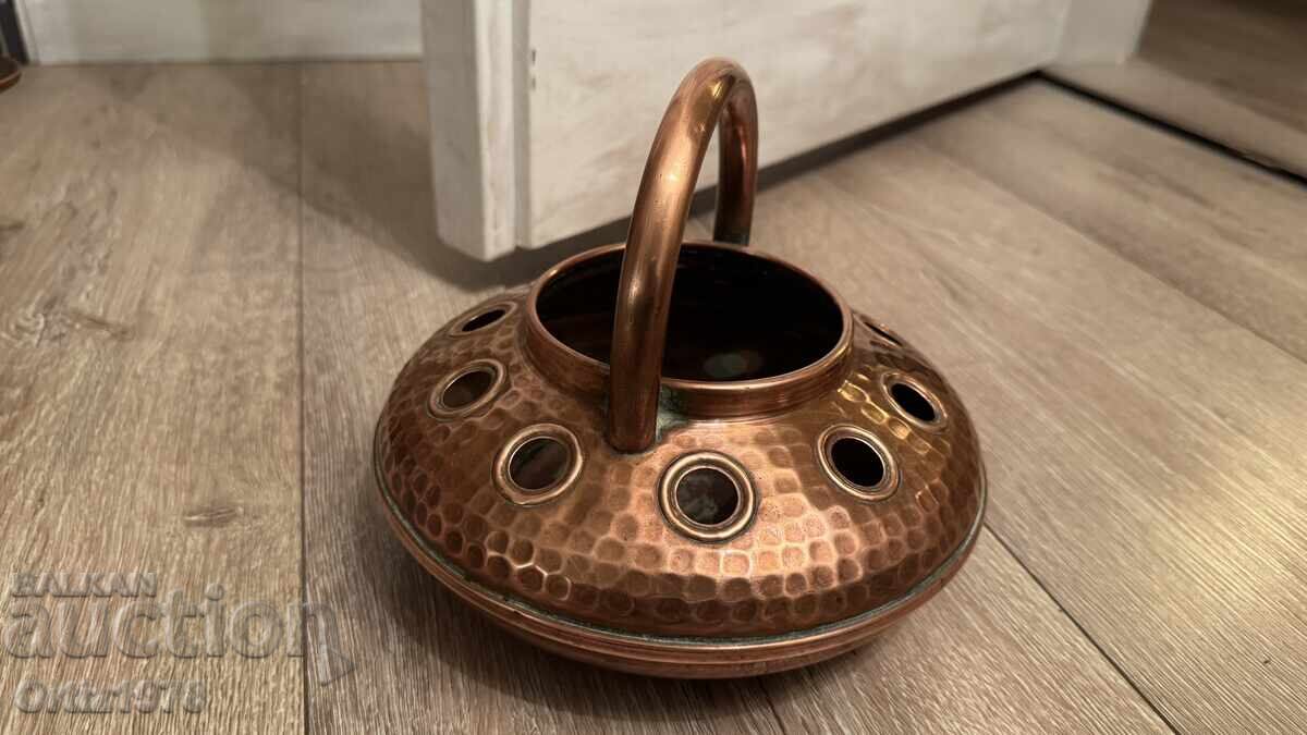 Delivery of French copper basket, marked, 1970s