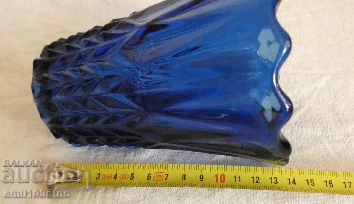 Vază veche din sticlă groasă colorată - 5