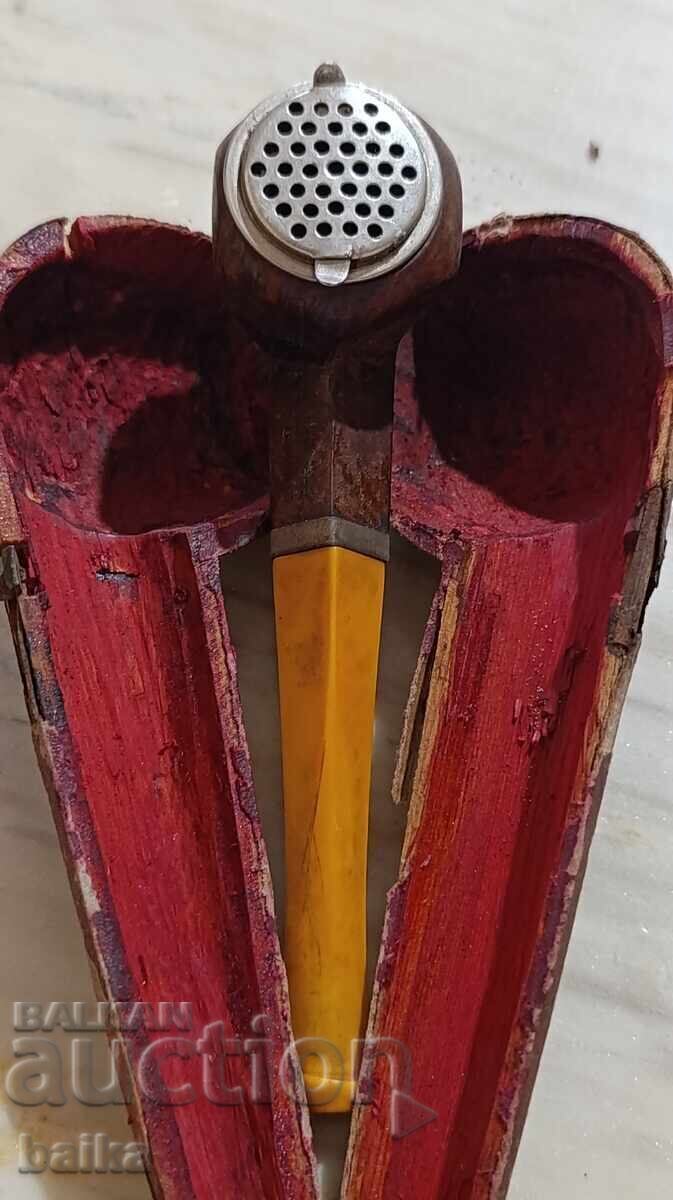 Livrarea NOUĂ COLESȚIE - PIPE, CIUBUCE!!!