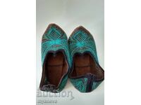 Aвтентични родопски вълнени терлици с бродерия