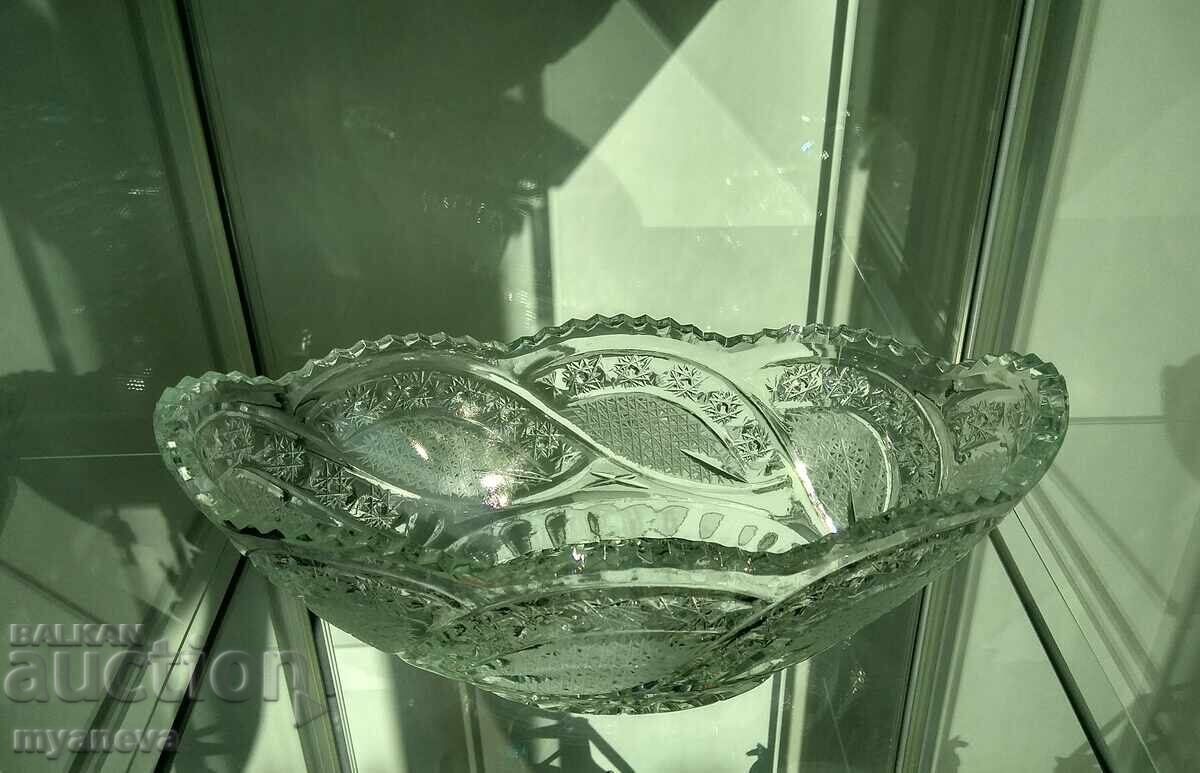 Licitație Fructeier cristalin, greu, masiv.