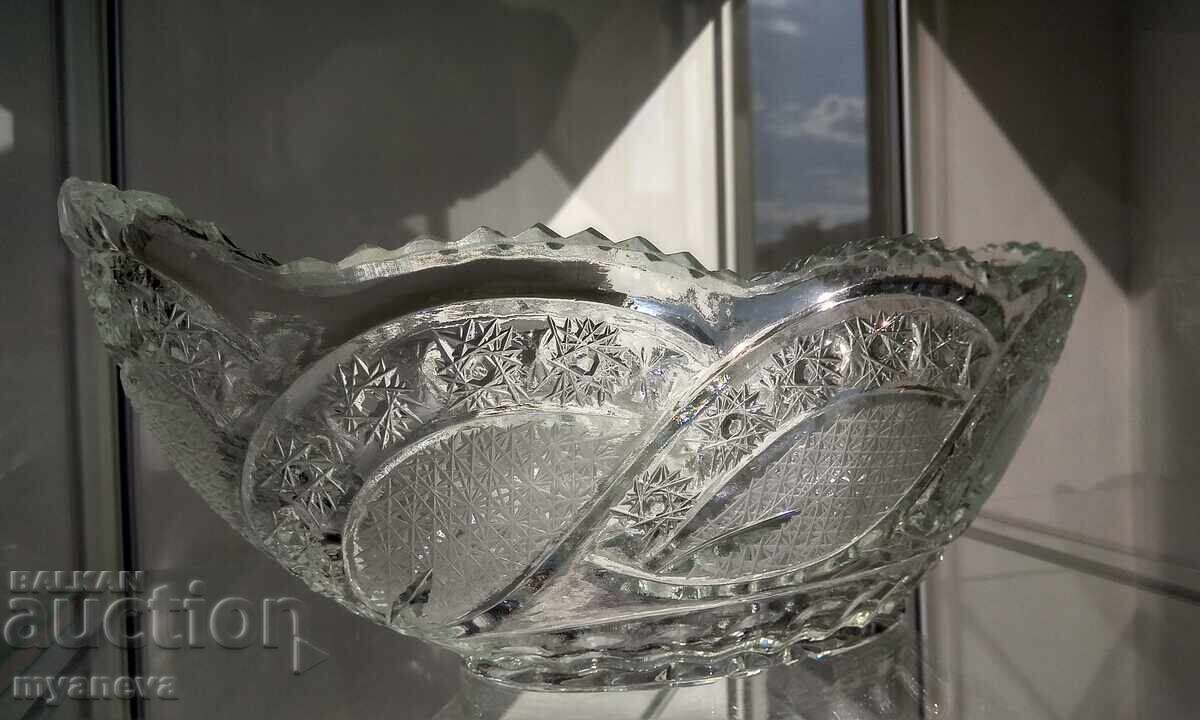 Livrarea Fructeier cristalin, greu, masiv.