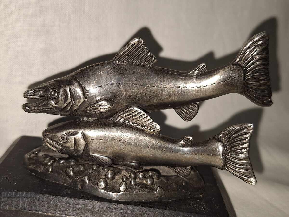 Plastică argintată -- WWF -- pereche de pești cu preț € 20.00 | 39.12 BGN